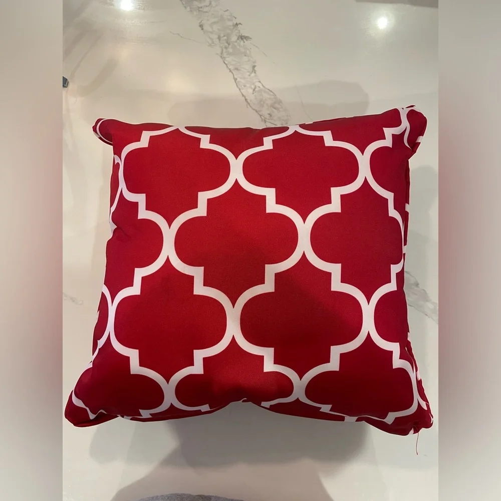 Outdoor/Indoor Red Lattice Pillows - Set of 4